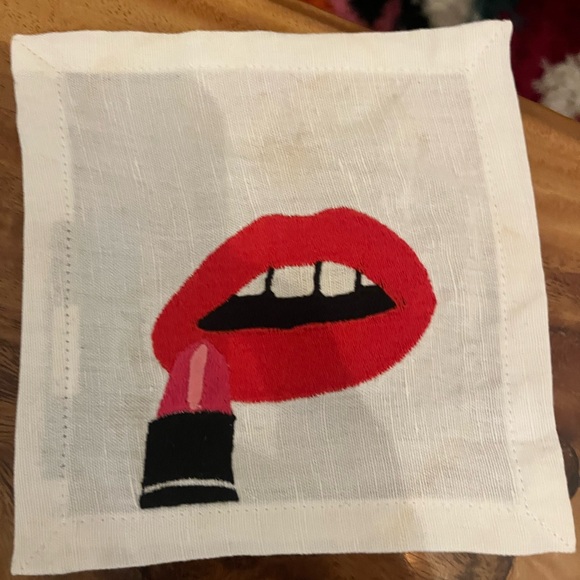 Jonathan Adler Lips cocktail napkins - Picture 5 of 6